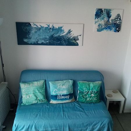Stylish Studio Close To Beach In Residence With Pool 나르본 외부 사진