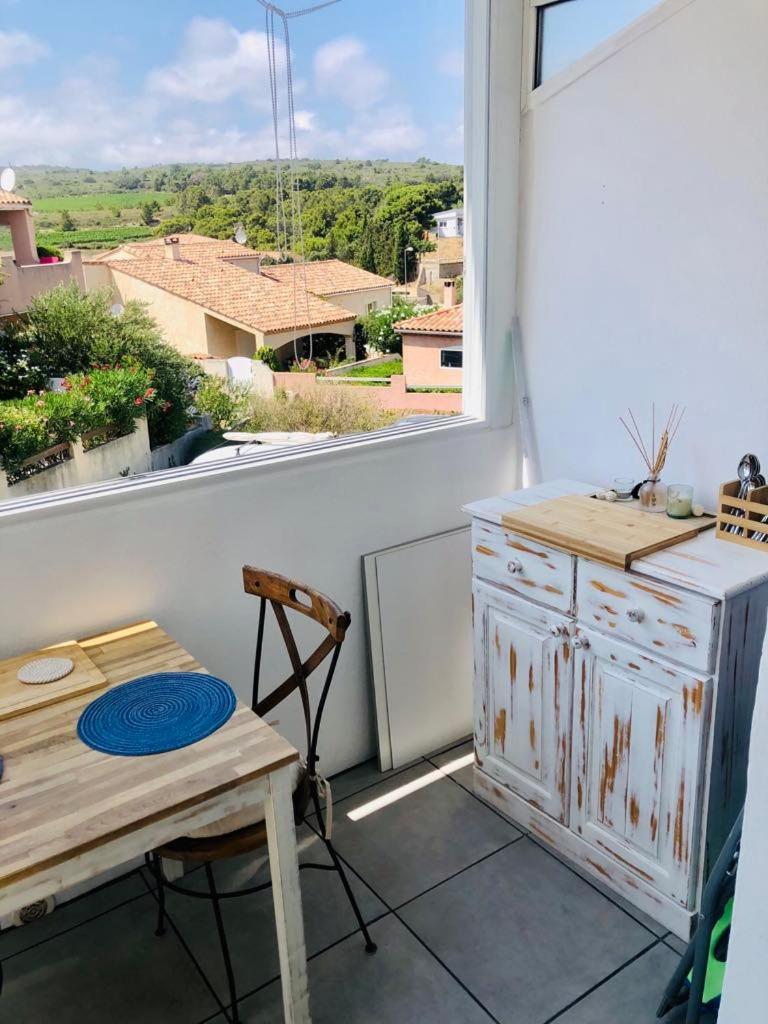 Stylish Studio Close To Beach In Residence With Pool 나르본 외부 사진